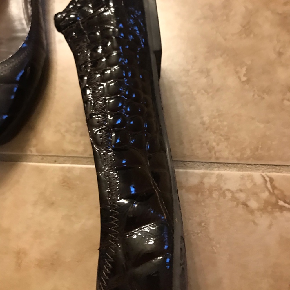 Tory Burch Reva Brown Patent Croc Flats - Picture 4 of 5